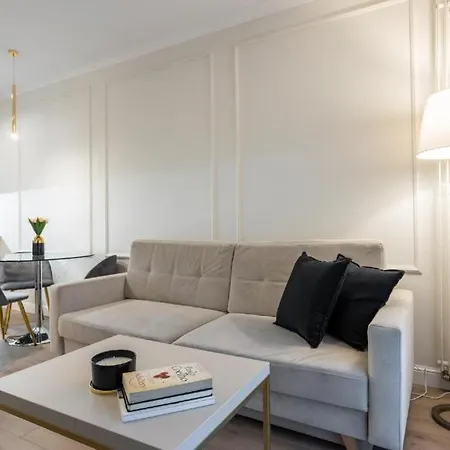 Urban Chic - Luxury -10 People- Mennica
