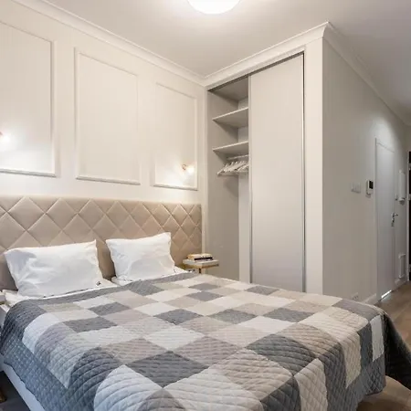 Urban Chic - Luxury -10 People- Mennica * Warsaw